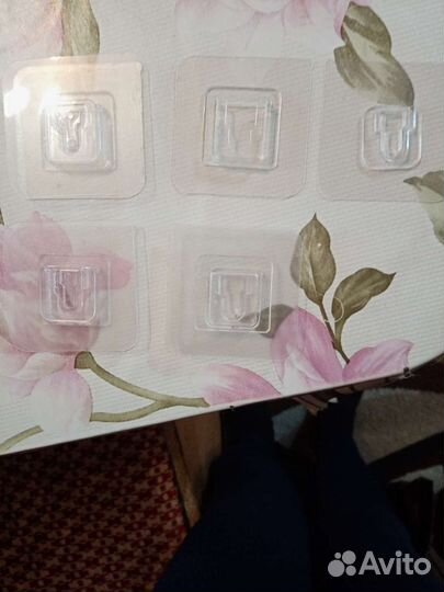 Самоклеющиеся крючки