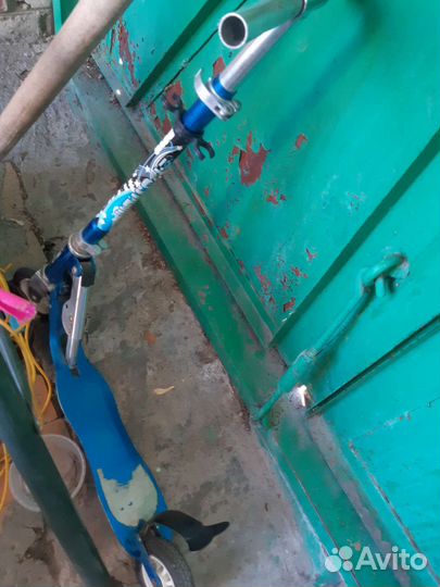 Детский велосипед и самокат