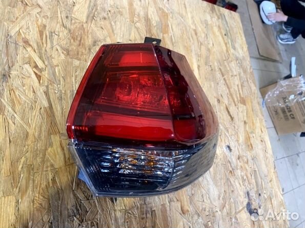 Nissan X-Trail T32 Фонарь задний