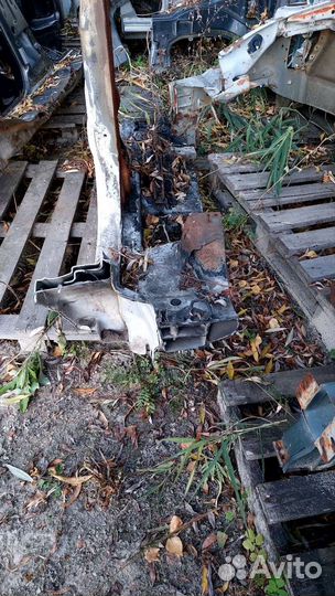 Порог левый со средней стойкой.Ford Ecosport.2014г