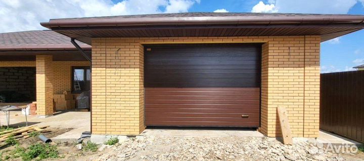 Секционные ворота