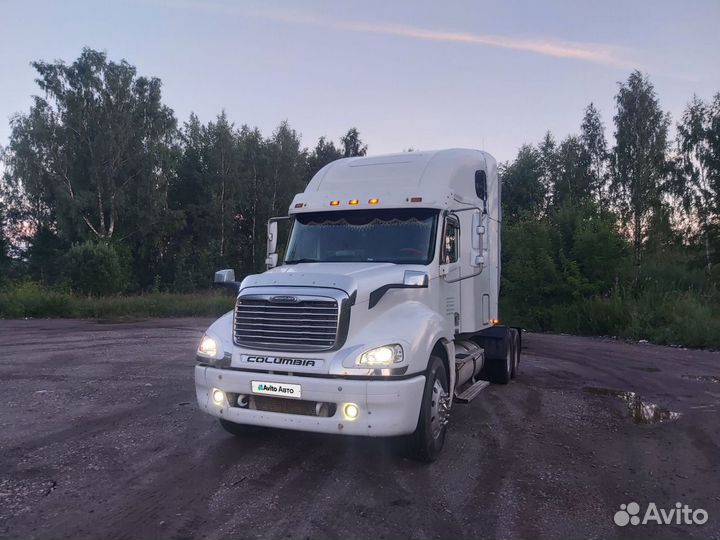 Freightliner Columbia, 2004