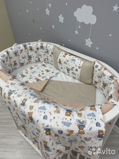 Комплект в кроватку новый