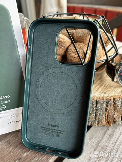 Чехол Зеленый iPhone 14 Pro Кожа