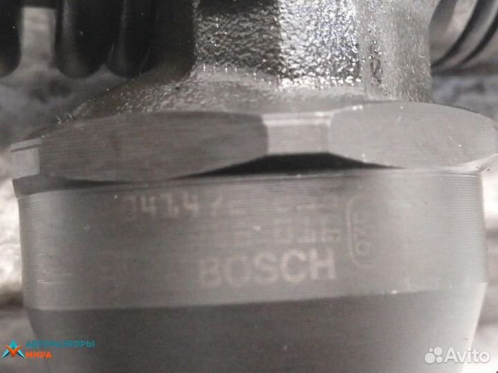 Форсунка Volkswagen Golf 4 2006 038130073AG