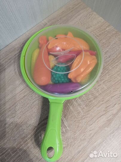 Детская посуда, муляжи еды