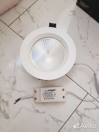 Светильник встраиваемый