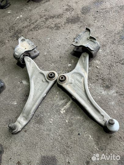 Передний рычаг Land Rover Evoque