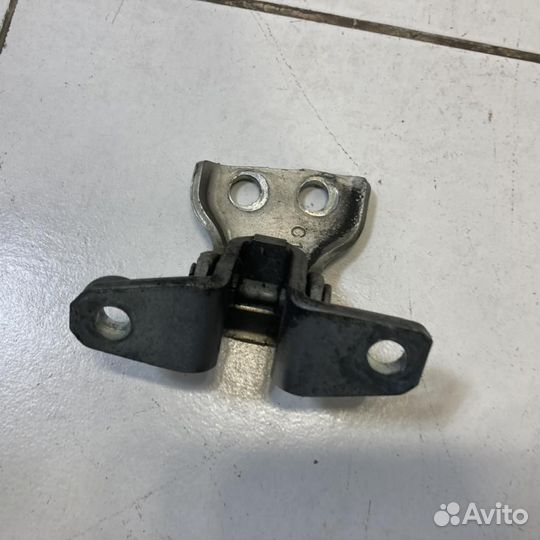 Петля двери задней правой верхняя Mitsubishi Pajer