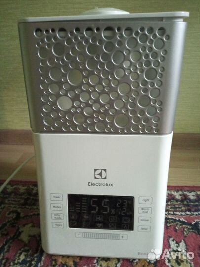 Увлажнитель воздуха electrolux EHU 3715D белый