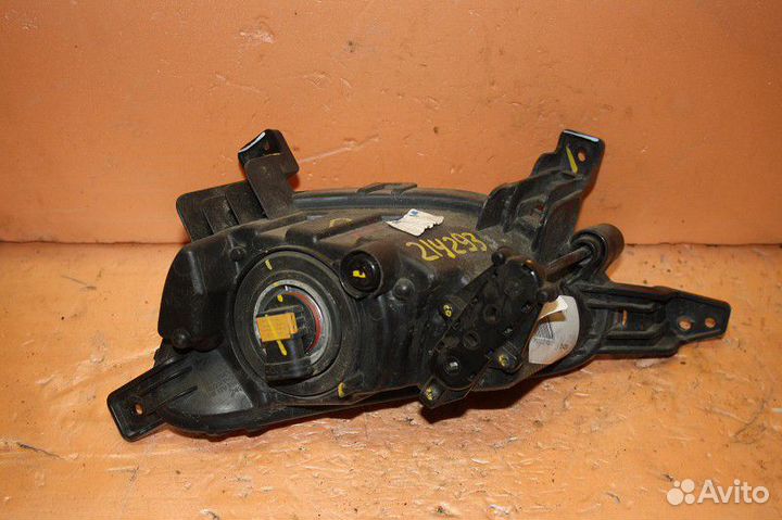 Фара противотуманная левая Hyundai Tucson III (201