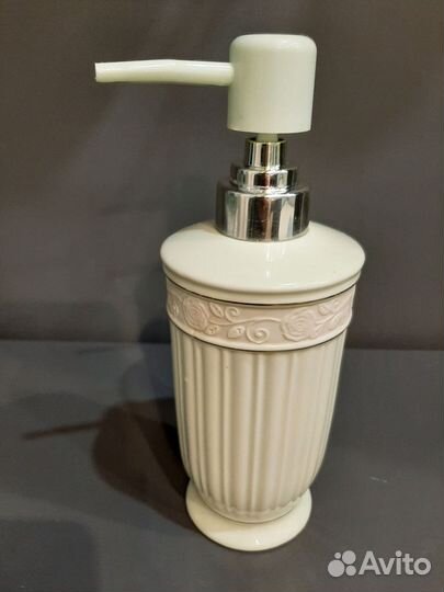 Дозатор для жидкого мыла