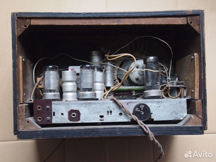 Радио. старинное ламповое aristona