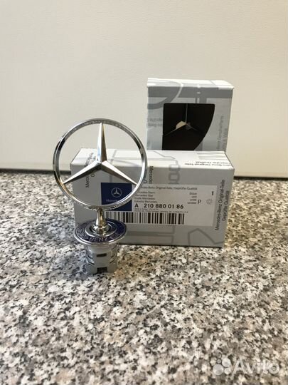 Знак на капот Mercedes-Benz W 124Е,202,210,220