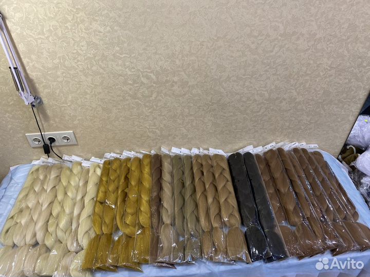 Канекалон однотонный