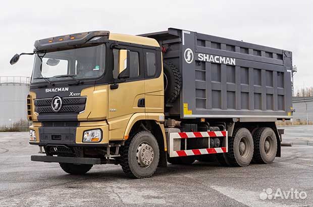 Водитель самосвала