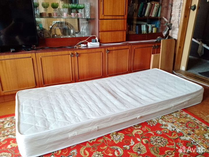 В дар - детская кровать от 3 лет с матрасом бу