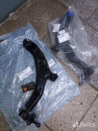 Рычаг перед. подвески нижн. лев. Nissan Almera N16