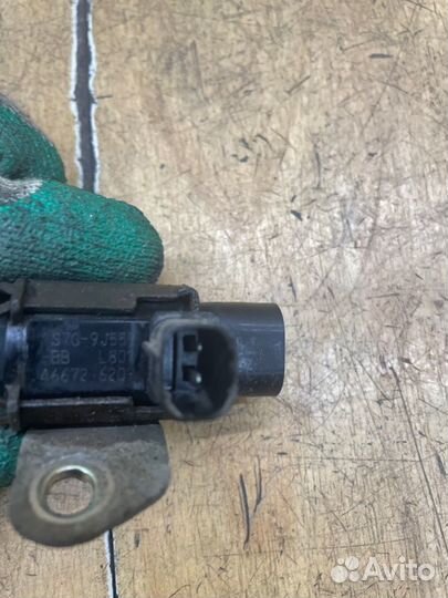 Клапан вентиляции топливного бака Ford Mondeo chbb