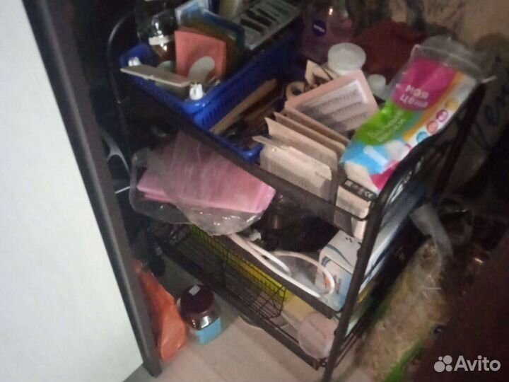 Этажерка на колесиках