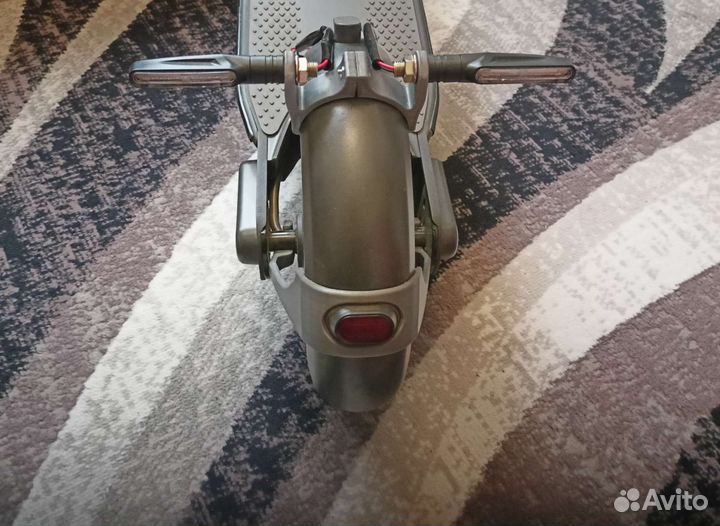 Крепление поворотников Ninebot Max