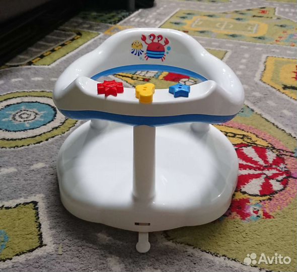 Набор из стульчика и круга для купания