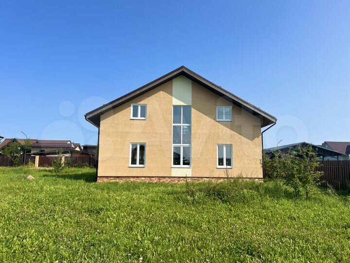 Дом 183 м² на участке 8 сот.