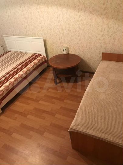 2-к. квартира, 60 м², 1/17 эт.