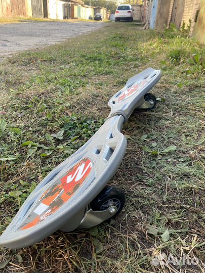 Роллерсерф (двухколесный скейтборд)