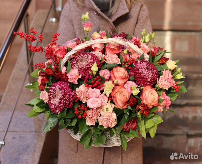 Доставка ярких и стильных авторских букетов