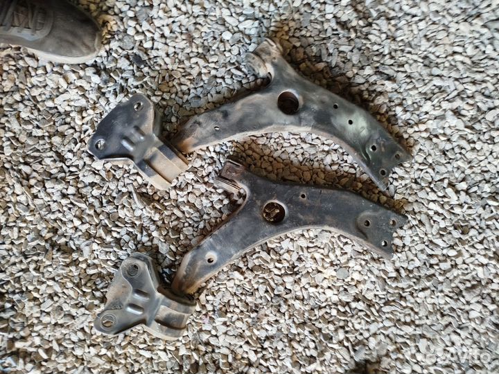 Рычаг подвески передний Ford focus 3