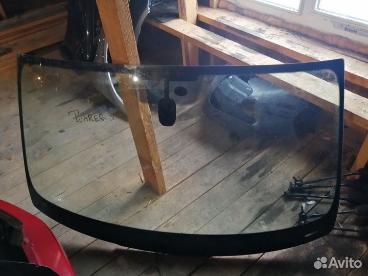 Лобовое Стекло Б.У. Без подогрева Туарег NF 2012