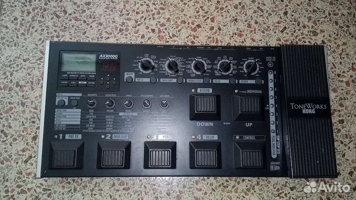 Гитарный процессор эффектов Korg ax-3000g