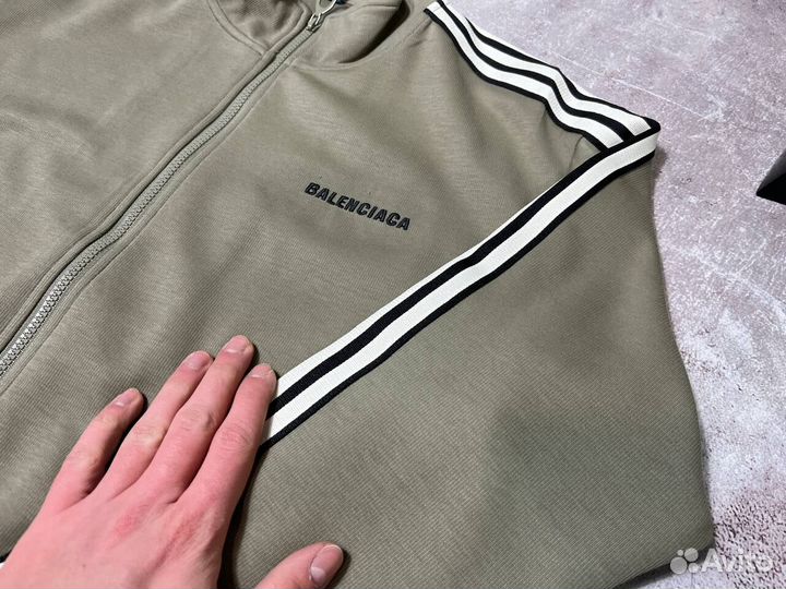 Спортивные костюмы Balenciaga