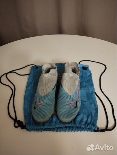 Сороконожки и бутсы nike