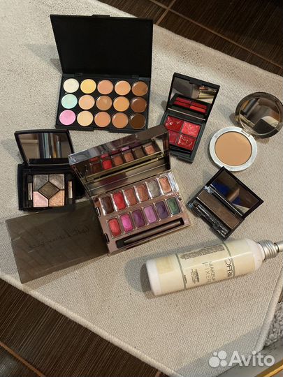 Ресницы пучки, косметика, кисти