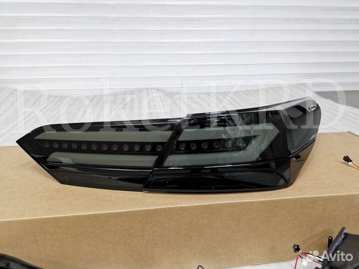 Задние Фонари Camry 70 черно белые