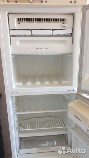 Холодильник stinol трехкамерный