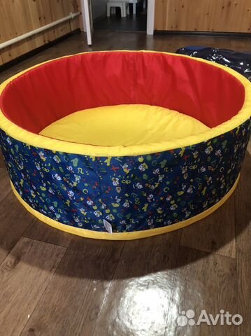 Сухой бассейн с шариками