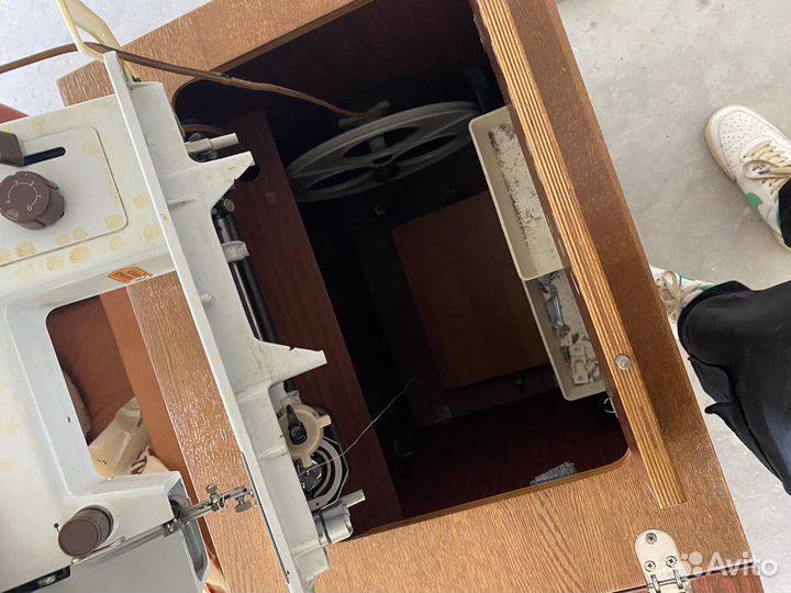 Швейная машина Чайка 143