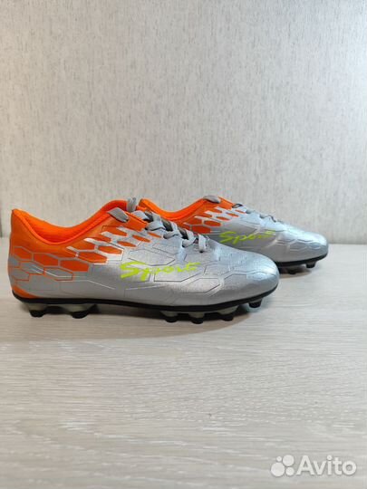 Футбольные бутсы