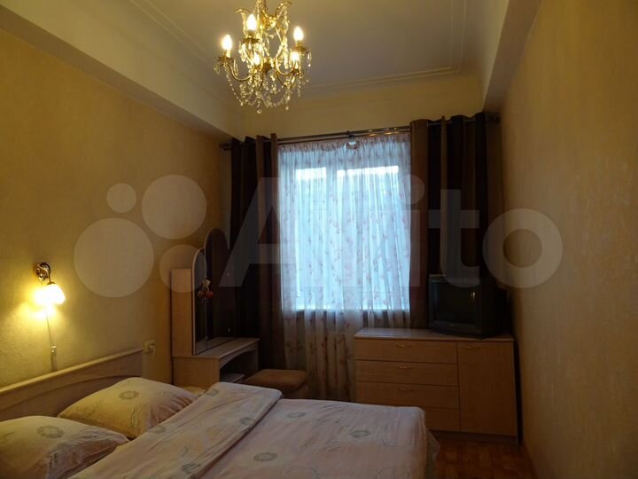 2-к. квартира, 54 м², 2/5 эт.