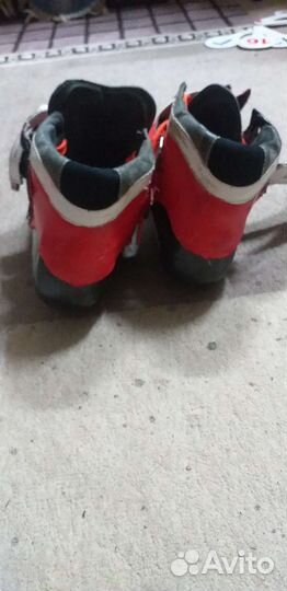 Ботинки для шорт-трека