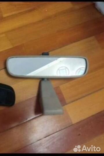 Зеркало заднего вида