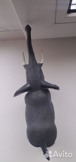 Фигурка слона