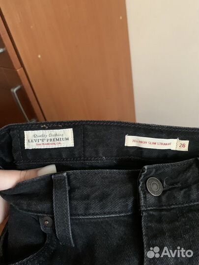 Джинсы Levis 70s high slim straight