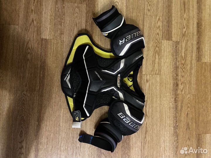 Нагрудник хоккейный