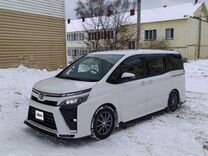 Toyota Voxy 2.0 CVT, 2017, 77 000 км, с пробегом, цена 2 530 000 руб.