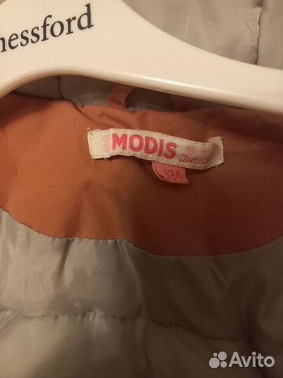 Куртка на девочку modis