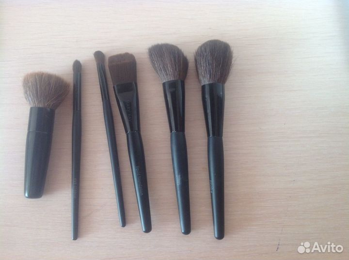 Футляры, кисти, косметички